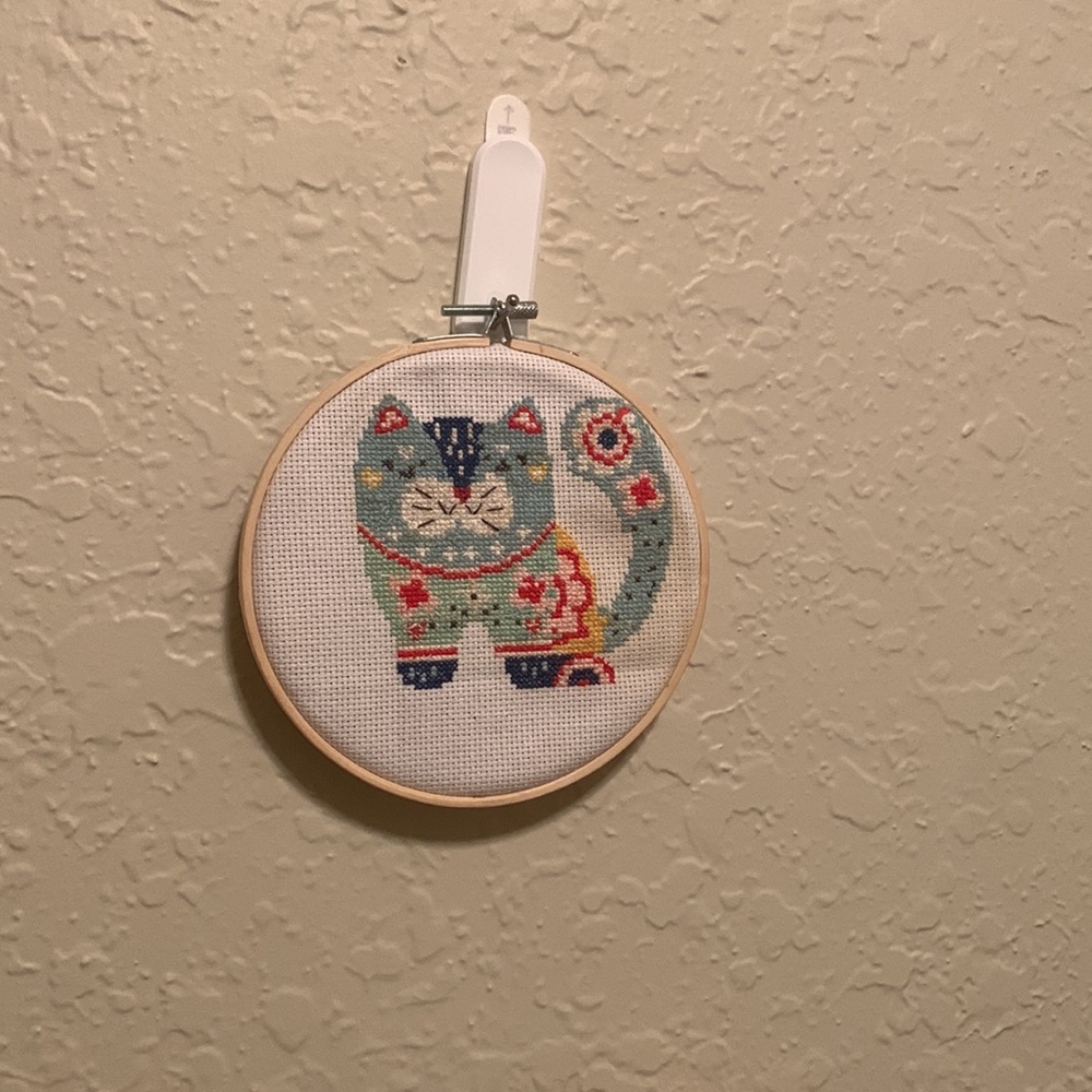 Already Made Cross-stitch Blue Cat - Picture 2 of 2